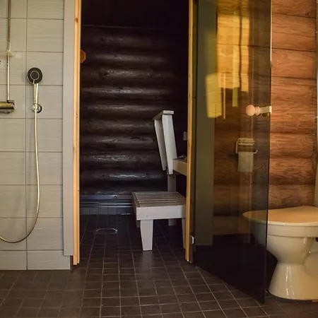 Loma-autio Apaja Пуумала