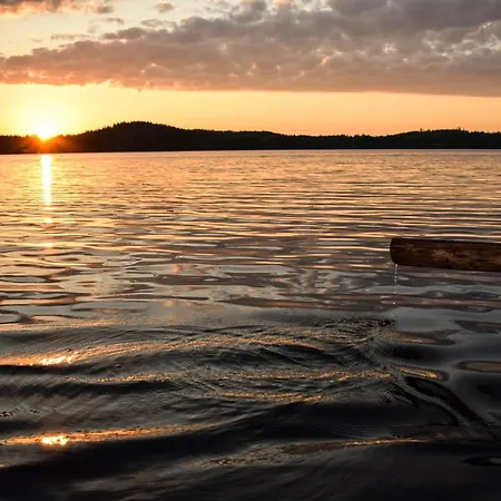 Loma-autio Apaja בקתה פומלה